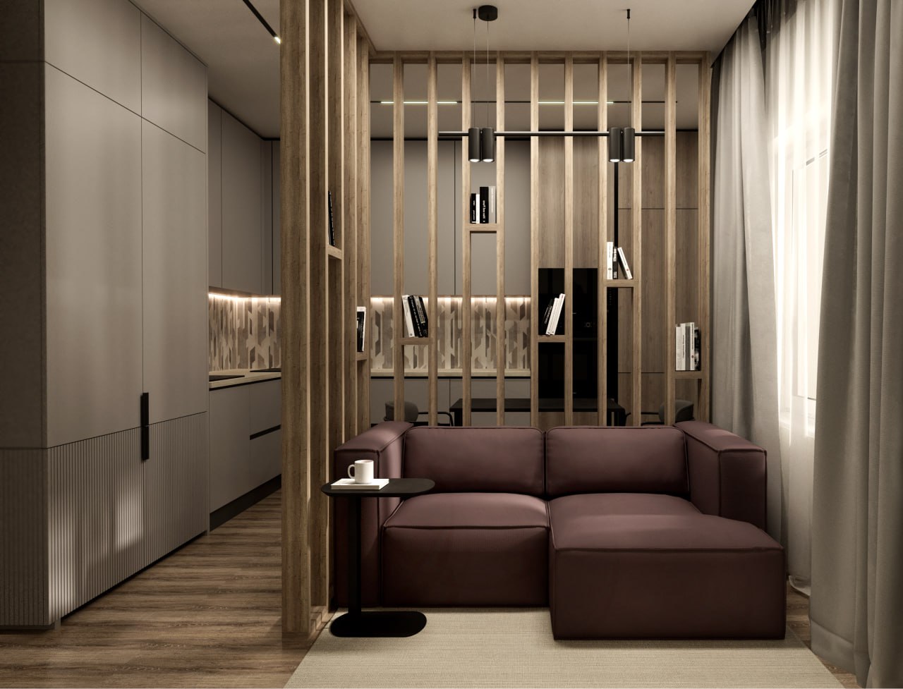 Гостиная с деревянной перегородкой и мягким диваном.